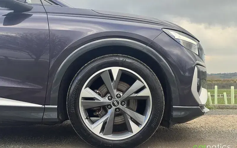 Used Audi Q4 e-tron S-Line 125 kW (170 HP) 2021 Mauve/purple SUV