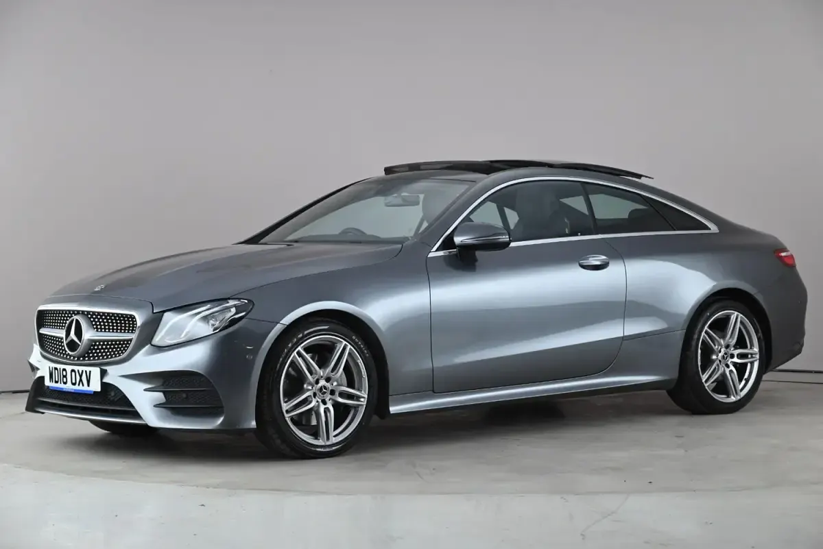 Käytetty Mercedes E220 AMG Line Premium 2018 Harmaa Coupe - kaksiovinen