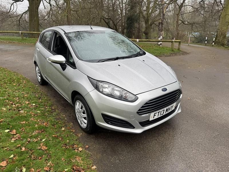 Usado Ford Fiesta Style 2018 Plateado Utilitario