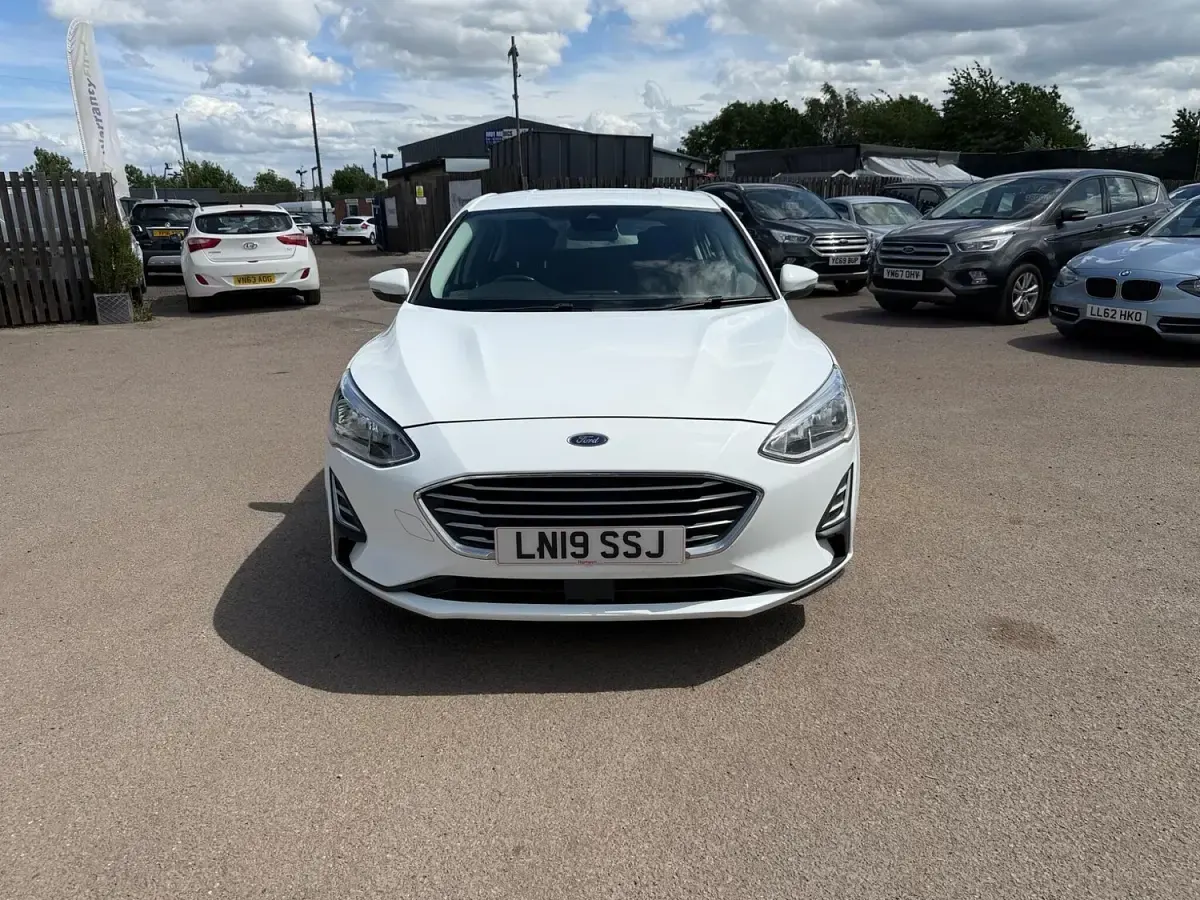 Used Ford Focus Style 2019 White Hatchback