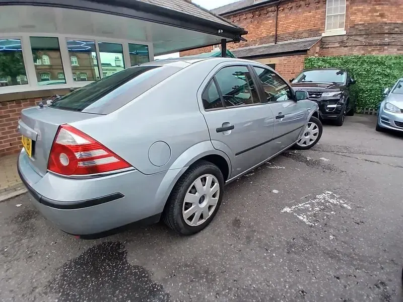 Used Ford Mondeo 145 HP (106 kW) 2007 Silver Hatchback