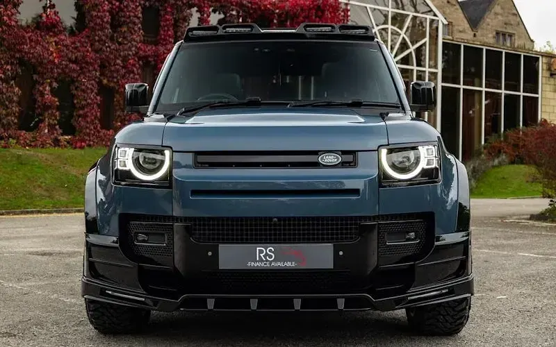 Używany Land Rover Defender HSE Dynamic 300 KM (220 kW) 2024 Kombi