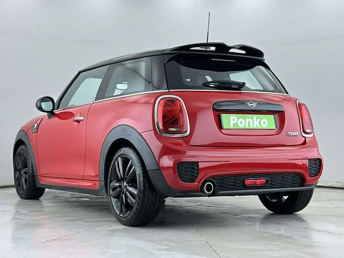 Używany Mini Cooper Hatch 2019 Czerwony Hatchback