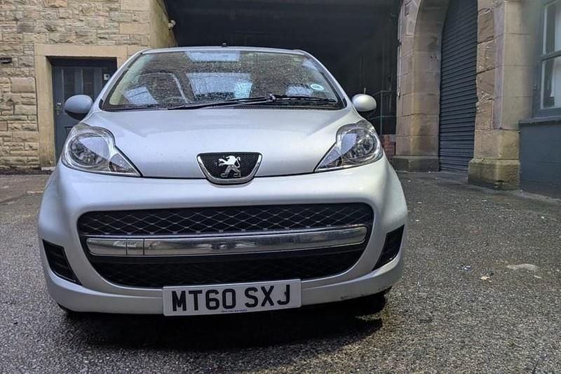 Silver Used 2011 Peugeot 107 Hatchback | £1,595 (Good price) - Image 1/1