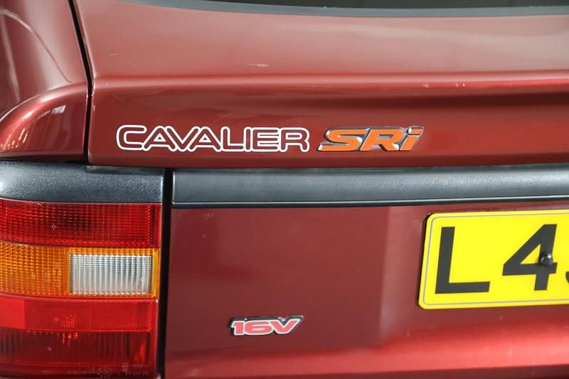 Used Vauxhall Cavalier SRi 1993 Red Hatchback