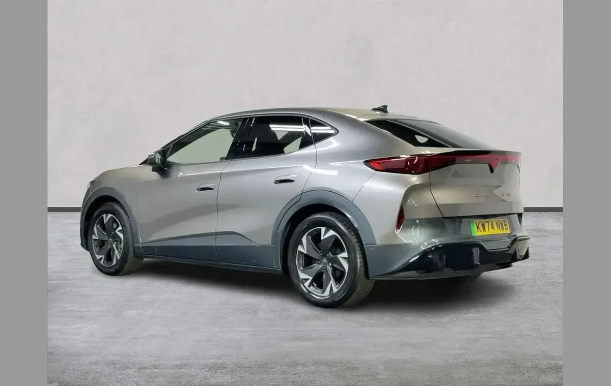 Usado Cupra Tavascan 210 kW (286 HP) 2024 Bege SUV