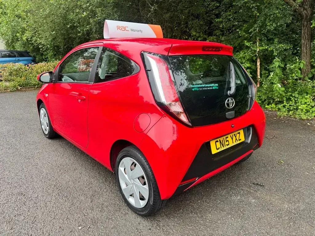 Used Toyota Aygo X-play 69 HP (50 kW) 2015 Red Hatchback
