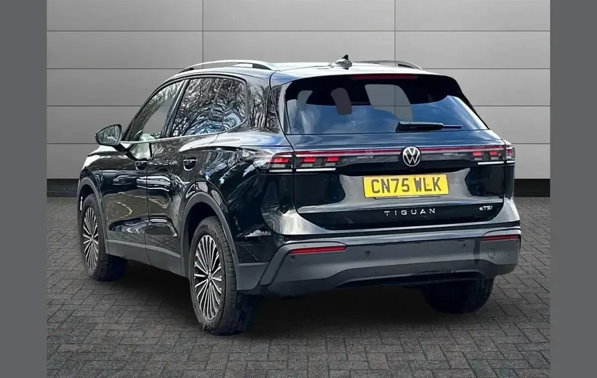 Second-hand VW Tiguan Match 147 CP (108 kW) 2025 Negru SUV