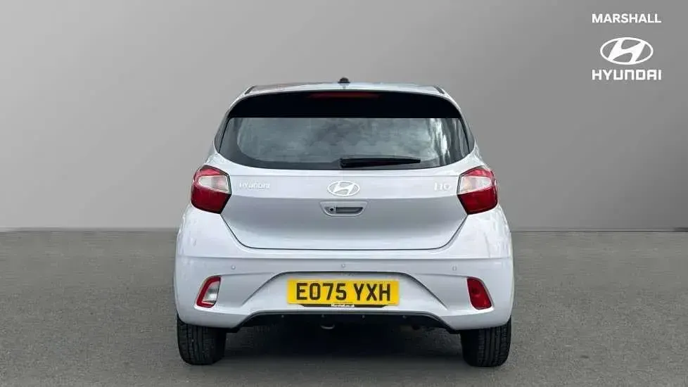 Gebraucht Hyundai i10 Advanced 63 PS (46 kW) 2025 Grau Kleinwagen