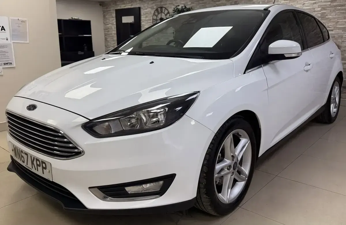 Used Ford Focus Titanium 125 HP (91 kW) 2017 White Hatchback