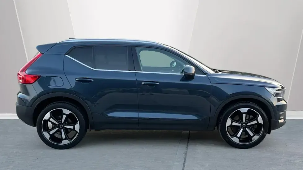 Used Volvo XC40 Inscription 262 HP (192 kW) 2021 Denim blue SUV