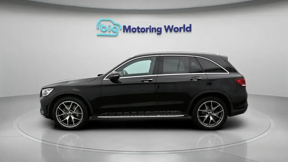 Used Mercedes GLC300 AMG Line Premium Plus 258 HP (189 kW) 2022 Black SUV
