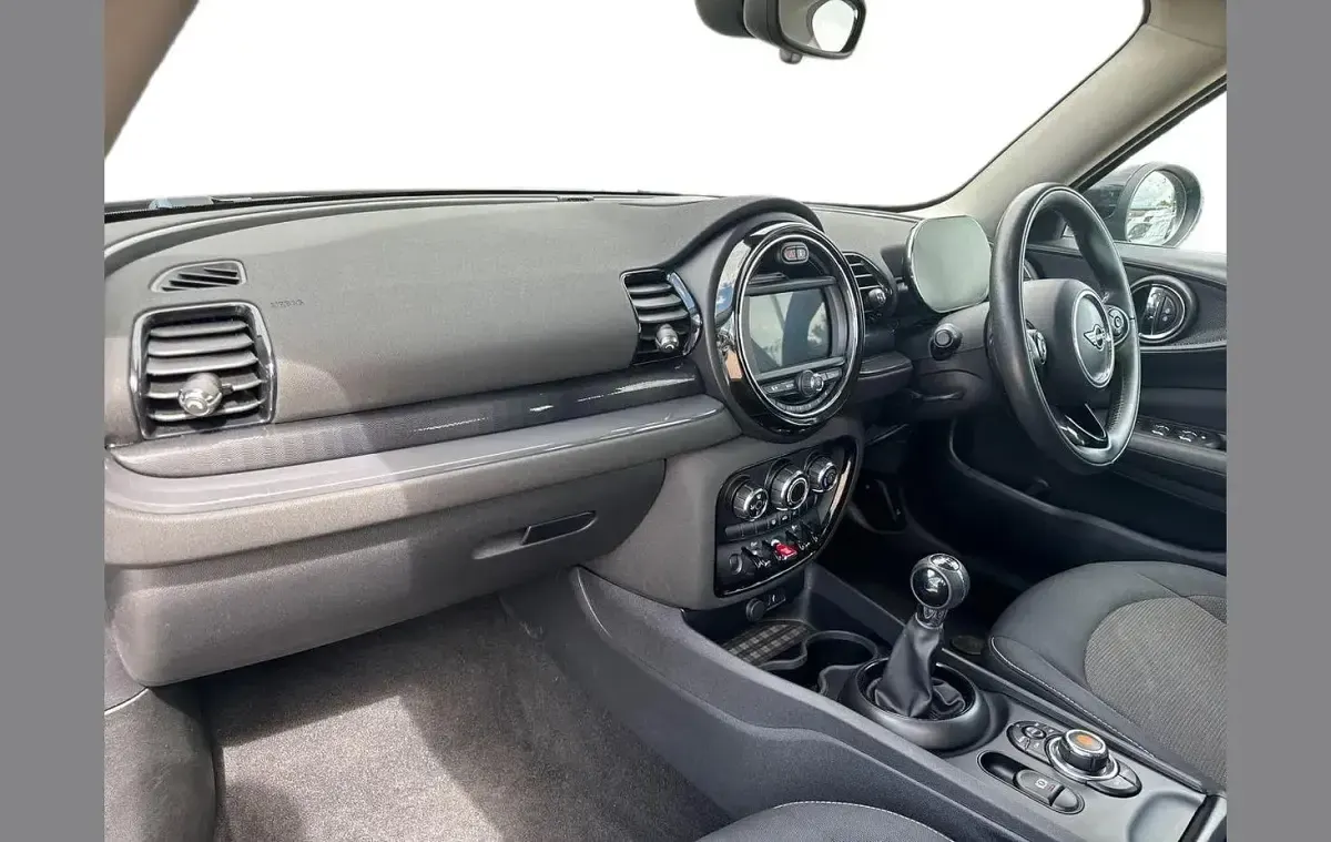 Used Mini Cooper Clubman Classic 134 HP (98 kW) 2020 Green Estate