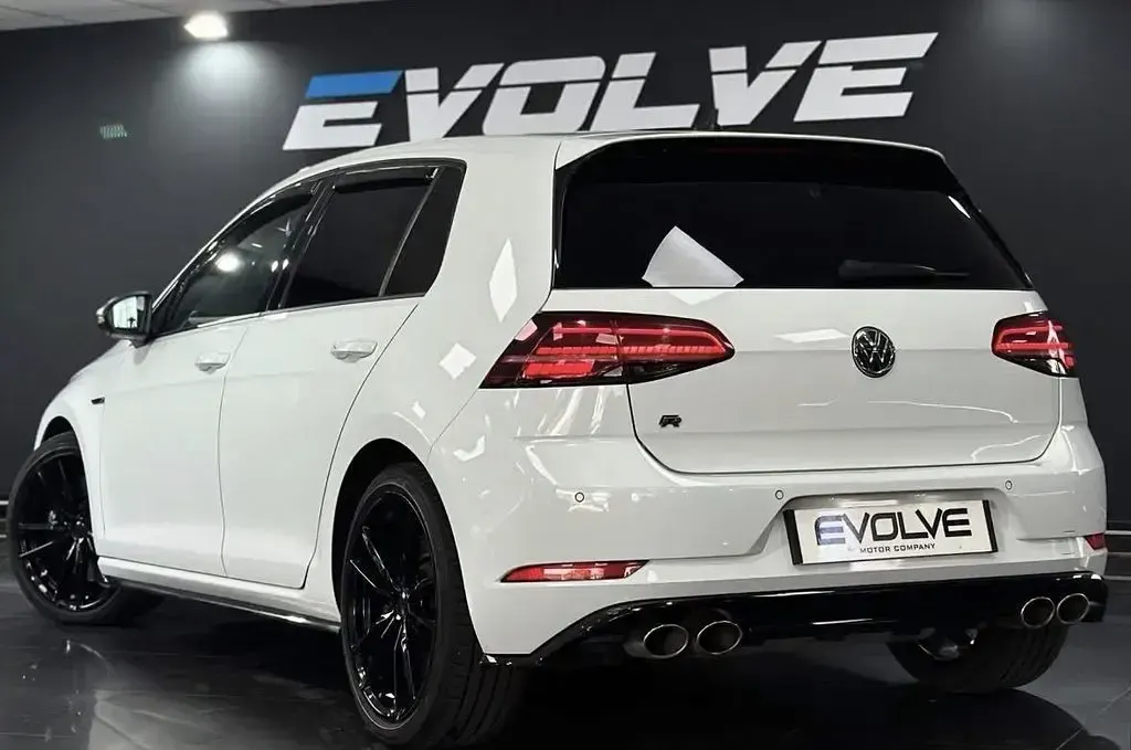 Used VW Golf VII R 300 HP (220 kW) 2019 White Hatchback