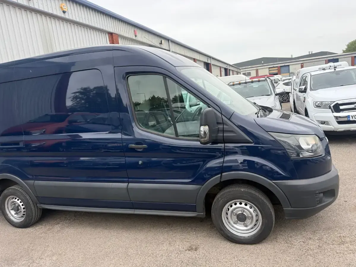 Used Ford Transit 130 HP (95 kW) 2016 Blue Van