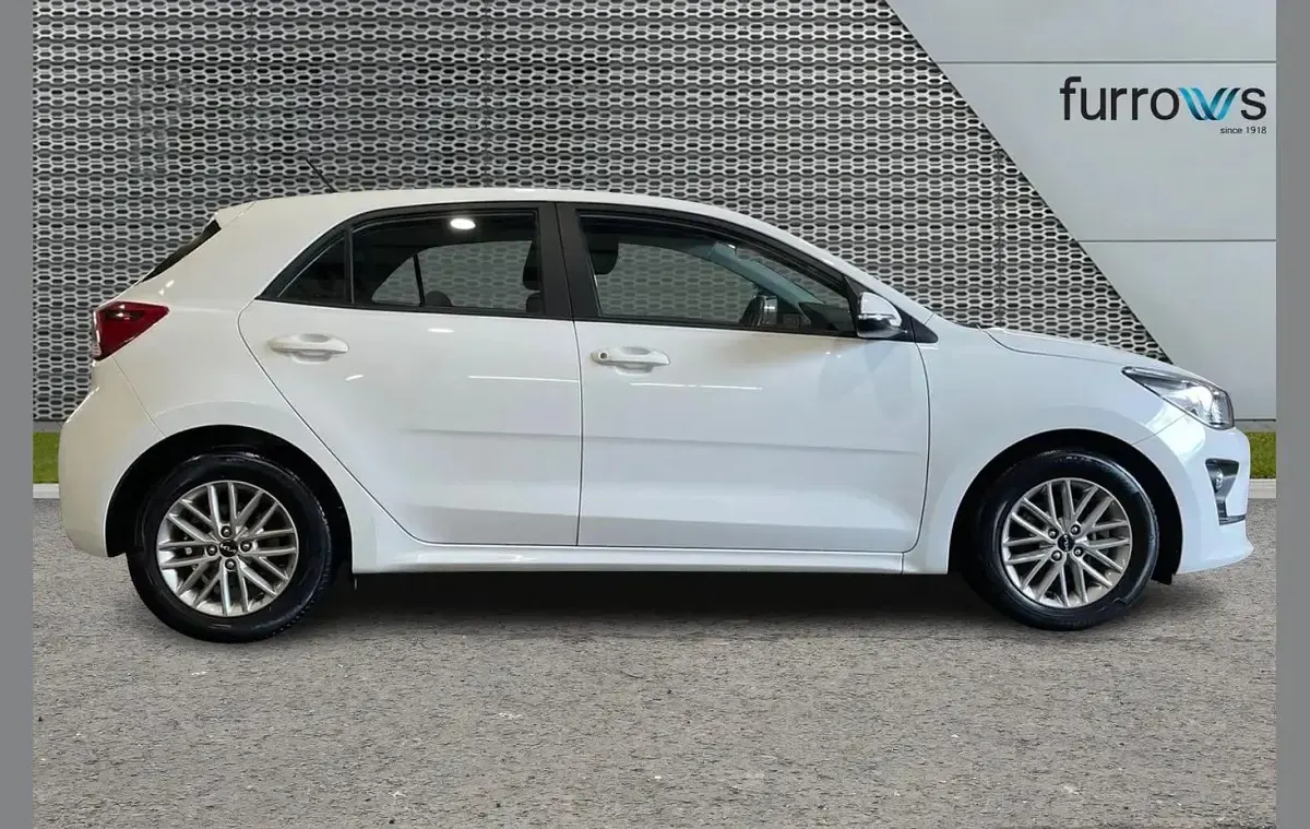 Used Kia Rio 83 HP (61 kW) 2023 White Hatchback