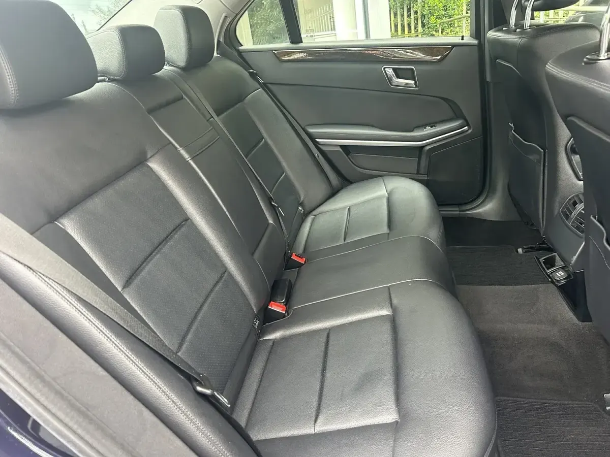 Used Mercedes E250 SE 2011 Blue Sedan