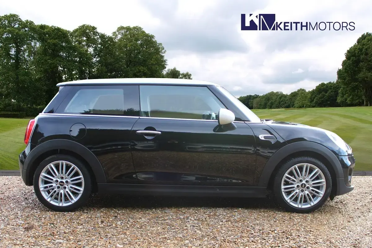 Used Mini Cooper Hatch 136 HP (100 kW) 2018 Black Hatchback