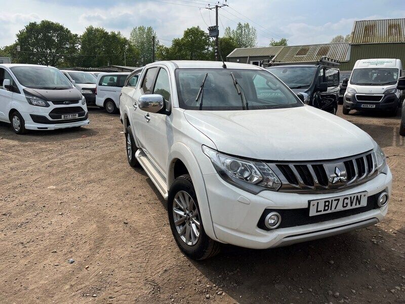 White Used 2017 Mitsubishi L200 Pickup | £7,495 - Image 1/4