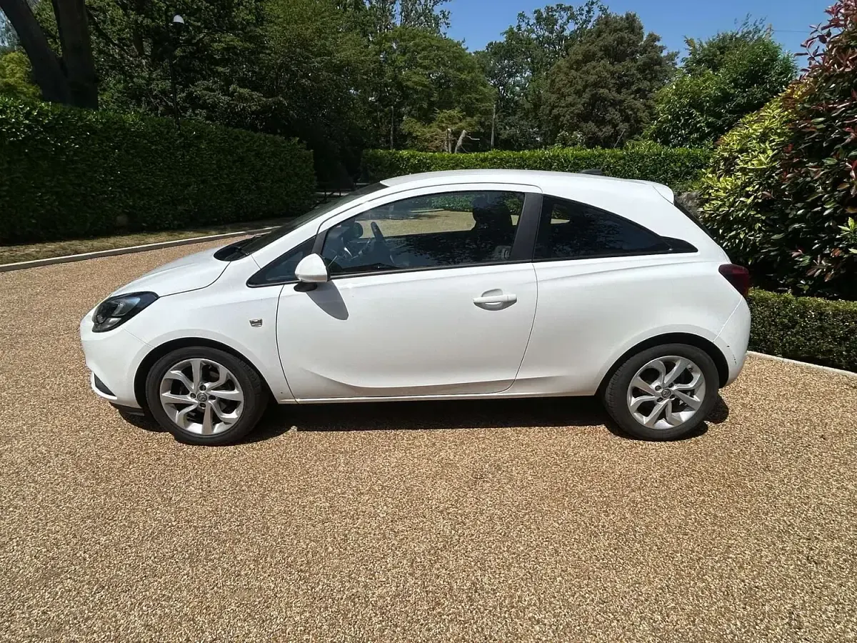 Used Vauxhall Corsa 90 HP (66 kW) 2019 White Hatchback