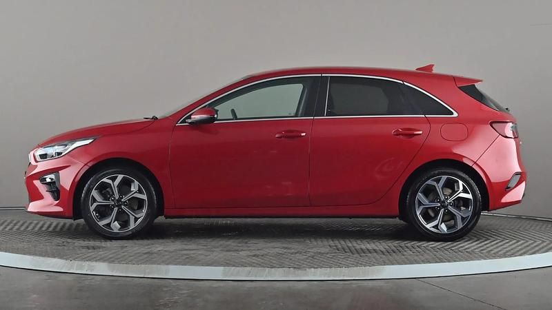 Used Kia Ceed 138 HP (101 kW) 2020 Red Hatchback
