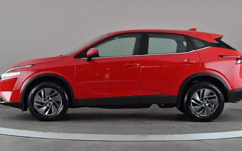 Used Nissan Qashqai Acenta Premium 140 HP (102 kW) 2023 Red SUV