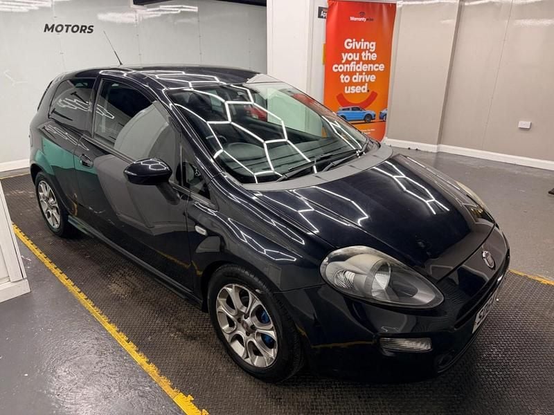 Used Fiat Punto 69 HP (50 kW) 2014 Black Hatchback