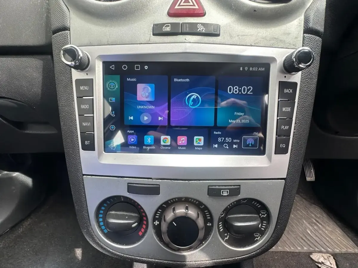 Begagnad Vauxhall Corsa S 85 HK (62 kW) 2011 Svart Halvkombi