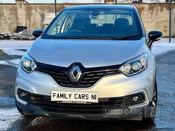 Used Renault Captur Play 90 HP (66 kW) 2019 Silver/black SUV