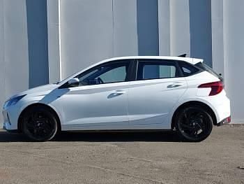 Used Hyundai i20 SE 100 HP (73 kW) 2022 White Hatchback