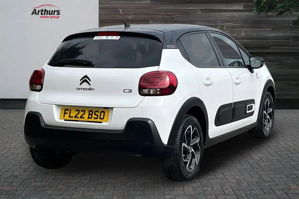 Used Citroën C3 PureTech 82 HP (60 kW) 2022 White Hatchback