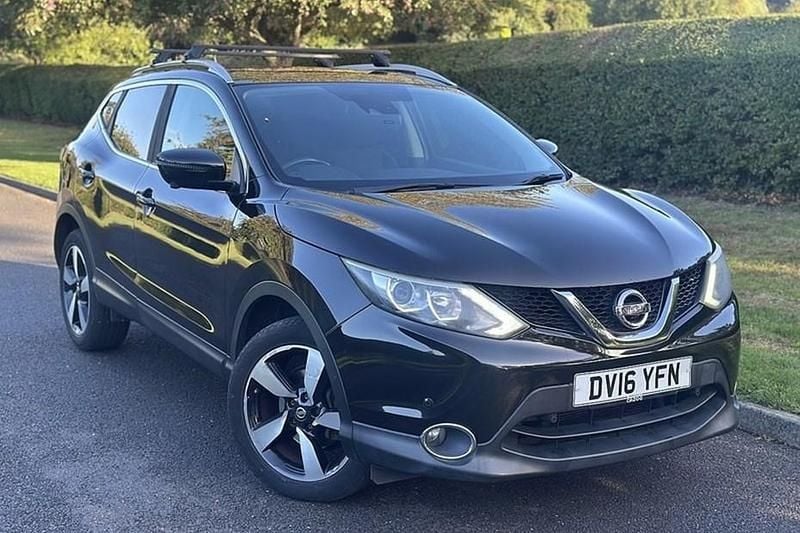 Black Used 2016 Nissan Qashqai N-Connecta SUV | £7,990 (Good price) - Image 1/1