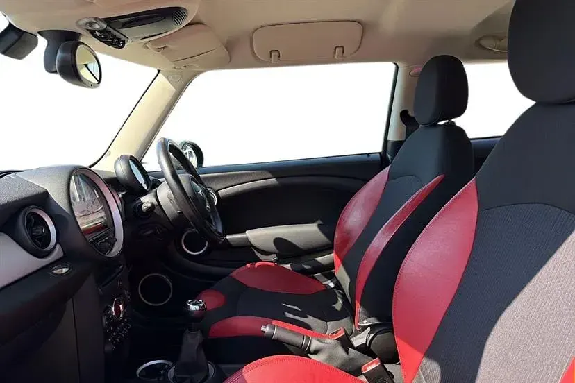 Usado Mini Cooper 122 HP (89 kW) 2010 Prateado Citadino