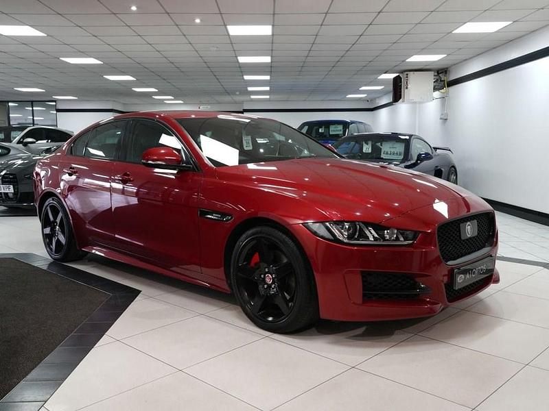 Used Jaguar XE R-Sport 240 HP (176 kW) 2015 Red Sedan