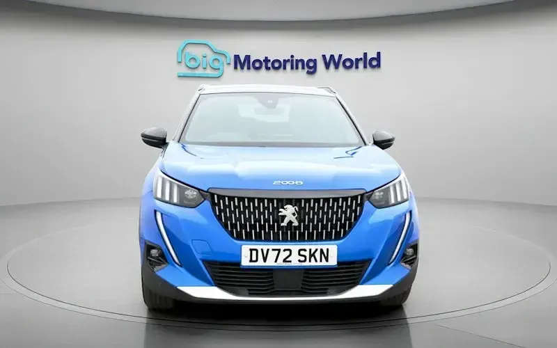 Second-hand Peugeot 2008 GT 131 CP (96 kW) 2022 Albastru SUV