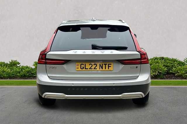 Used Volvo V90 CC Plus 235 HP (172 kW) 2022 Estate