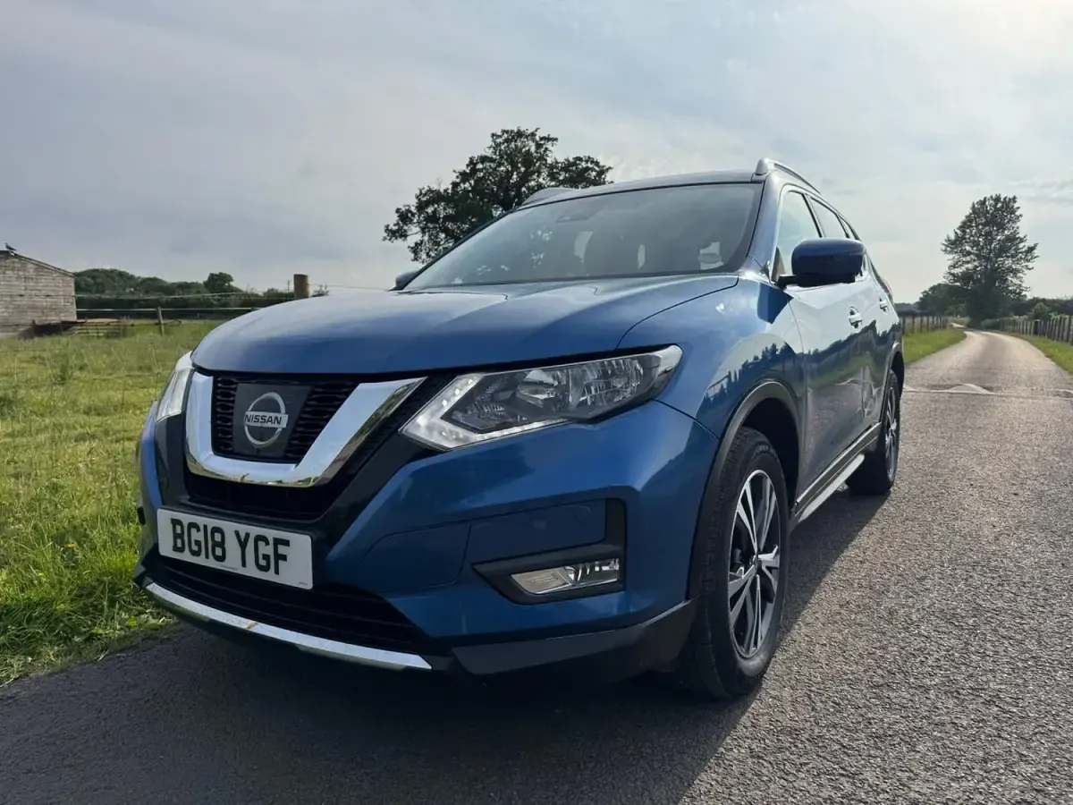 Used Nissan X-Trail N-Connecta 130 HP (95 kW) 2018 Blue SUV