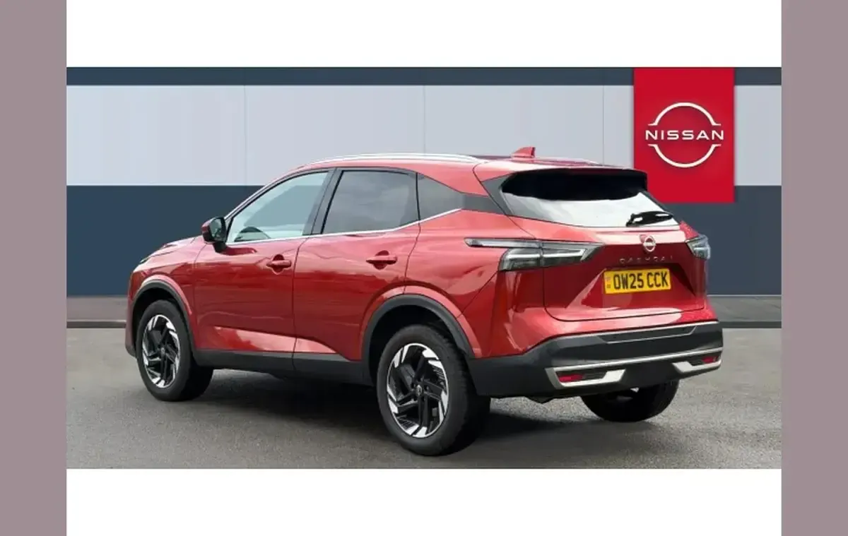 Used Nissan Qashqai N-Connecta 138 HP (101 kW) 2025 Red SUV