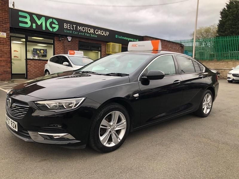 Used Vauxhall Insignia SRi 136 HP (100 kW) 2017 Black Hatchback