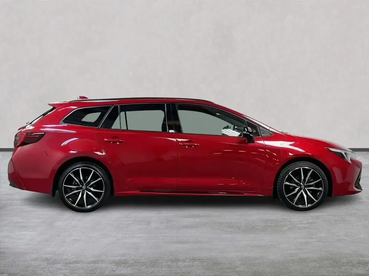 Usado Toyota Corolla Sport 2024 Vermelho Carrinha