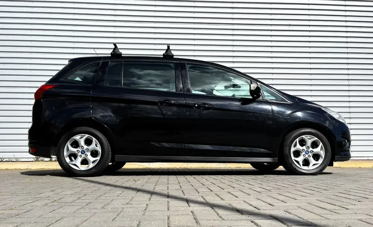 Used Ford Grand C-Max Zetec 115 HP (84 kW) 2013 Black MPV