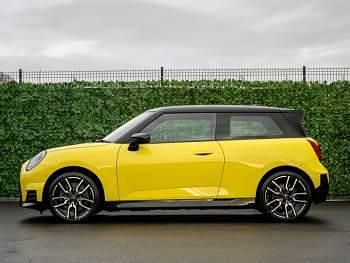 Used Mini Cooper Sport 135 kW (184 HP) 2025 Yellow Hatchback