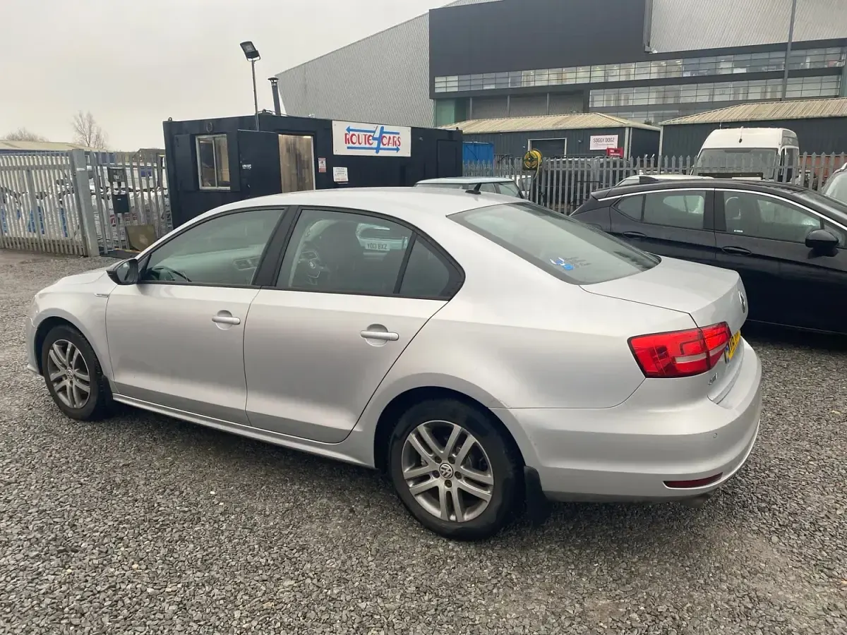 Used VW Jetta SE 2015 Silver Sedan