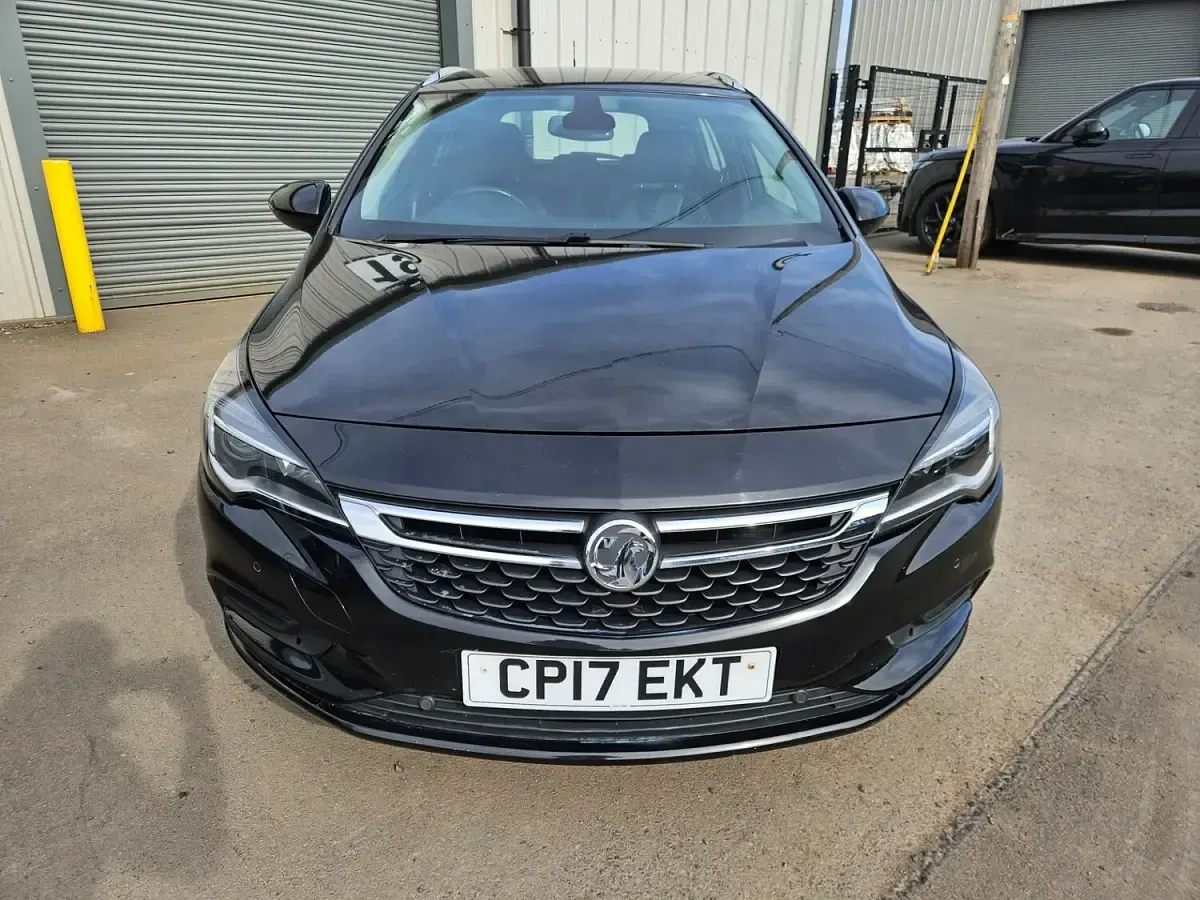 Used Vauxhall Astra Elite 150 HP (110 kW) 2017 Black Estate