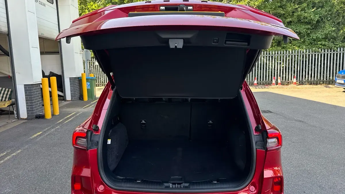 Used Ford Kuga ST-Line X 180 HP (132 kW) 2024 Red SUV