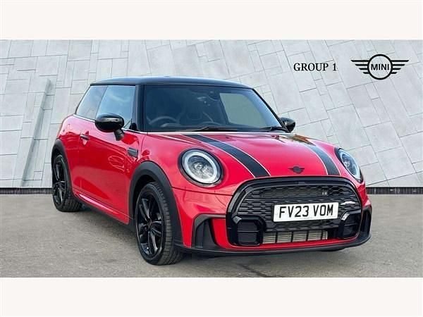 Chili red Used 2023 Mini Cooper Premium Hatchback | £22,990 (Fair price) - Image 1/4