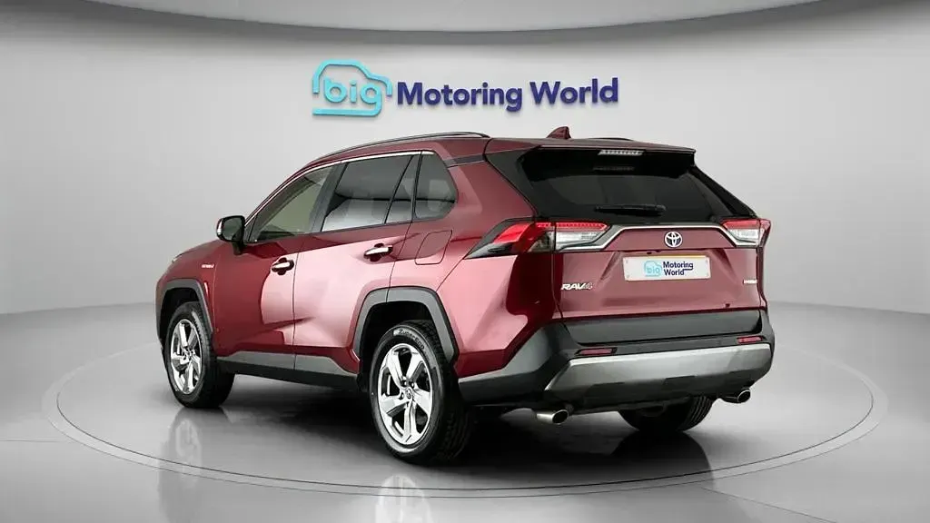 Used Toyota RAV4 Hybrid 218 HP (160 kW) 2019 Red SUV