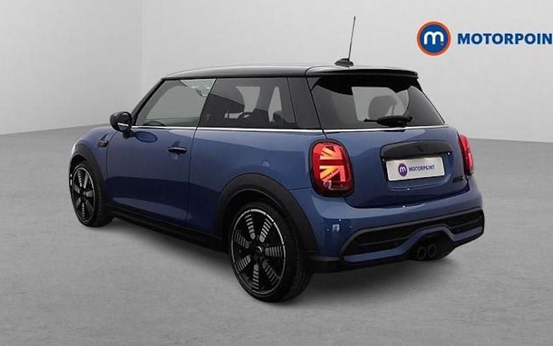 Used Mini Cooper S Exclusive 178 HP (130 kW) 2022 Blue Hatchback