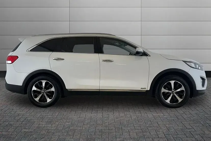 Used Kia Sorento 197 HP (144 kW) 2015 Pearl white SUV