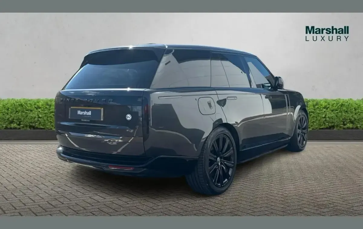 Used Land Rover Range Rover 542 HP (398 kW) 2024 Grey SUV
